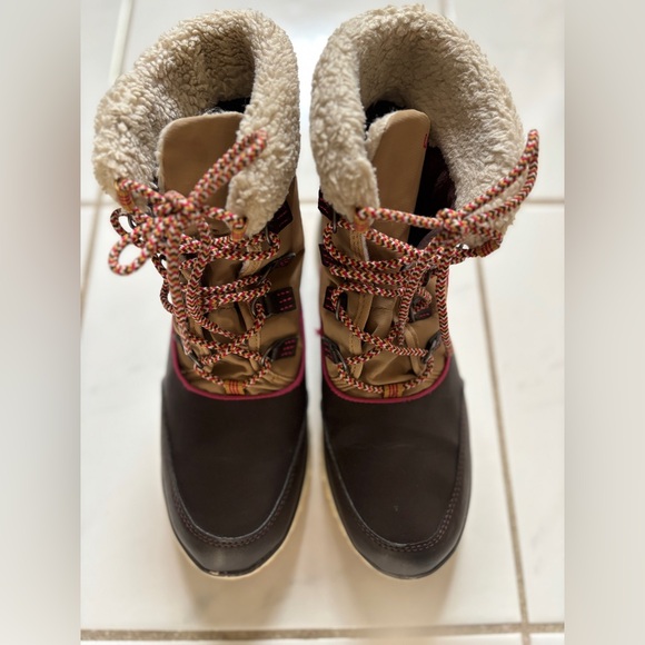 LL BEAN Women's Brown Nylon Waterproof
Insulated Ultralight Pac Boots Size 8 - Picture 4 of 9